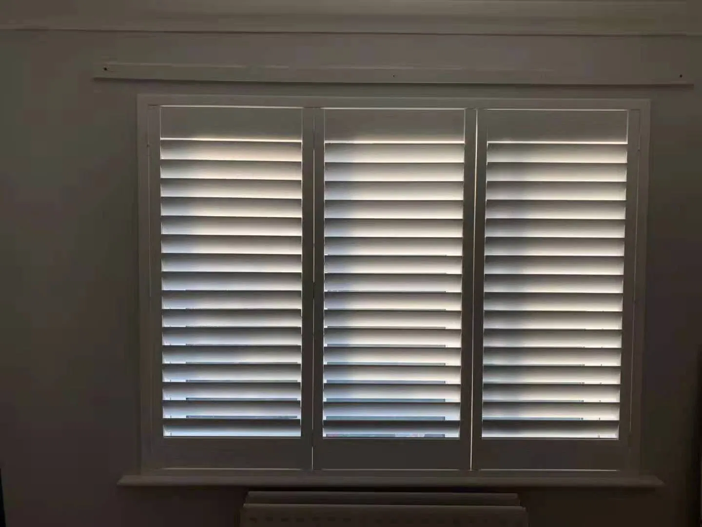 Supply PVC Plantation Window Shutters