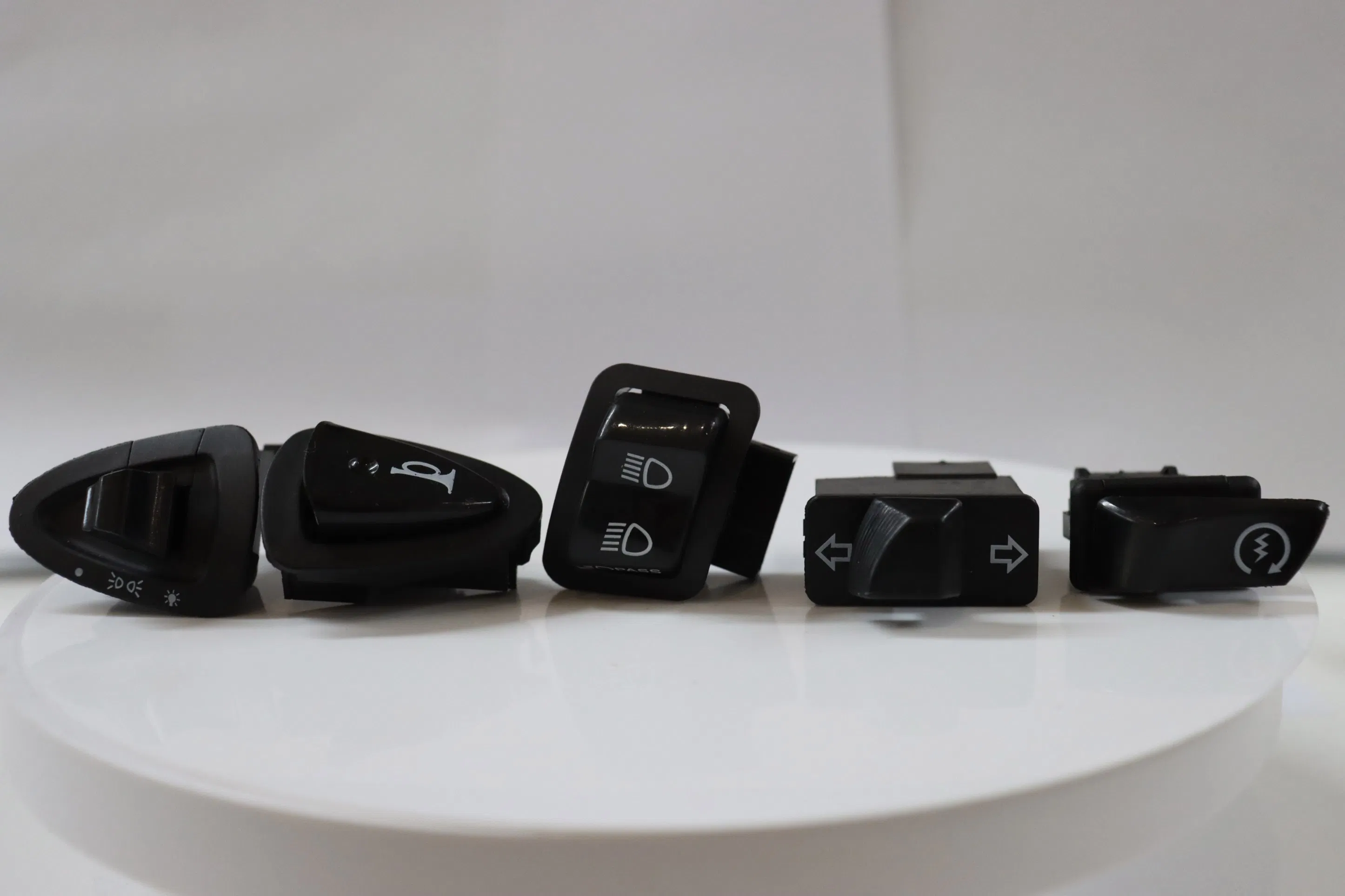 Выключатель звукового сигнала для мотоцикла Sh125