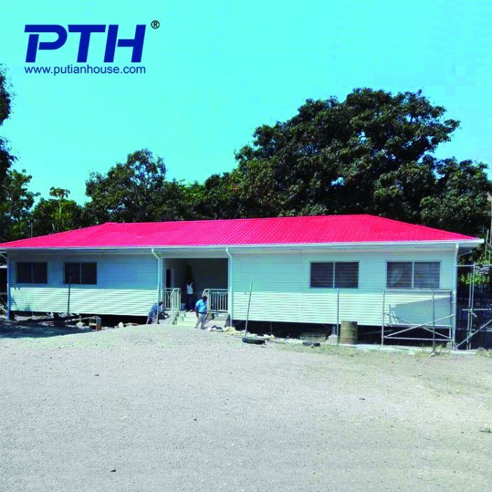 China Suppliers Low Cost Luxury Home Sandwich Panel Prefab House Villa with Garage