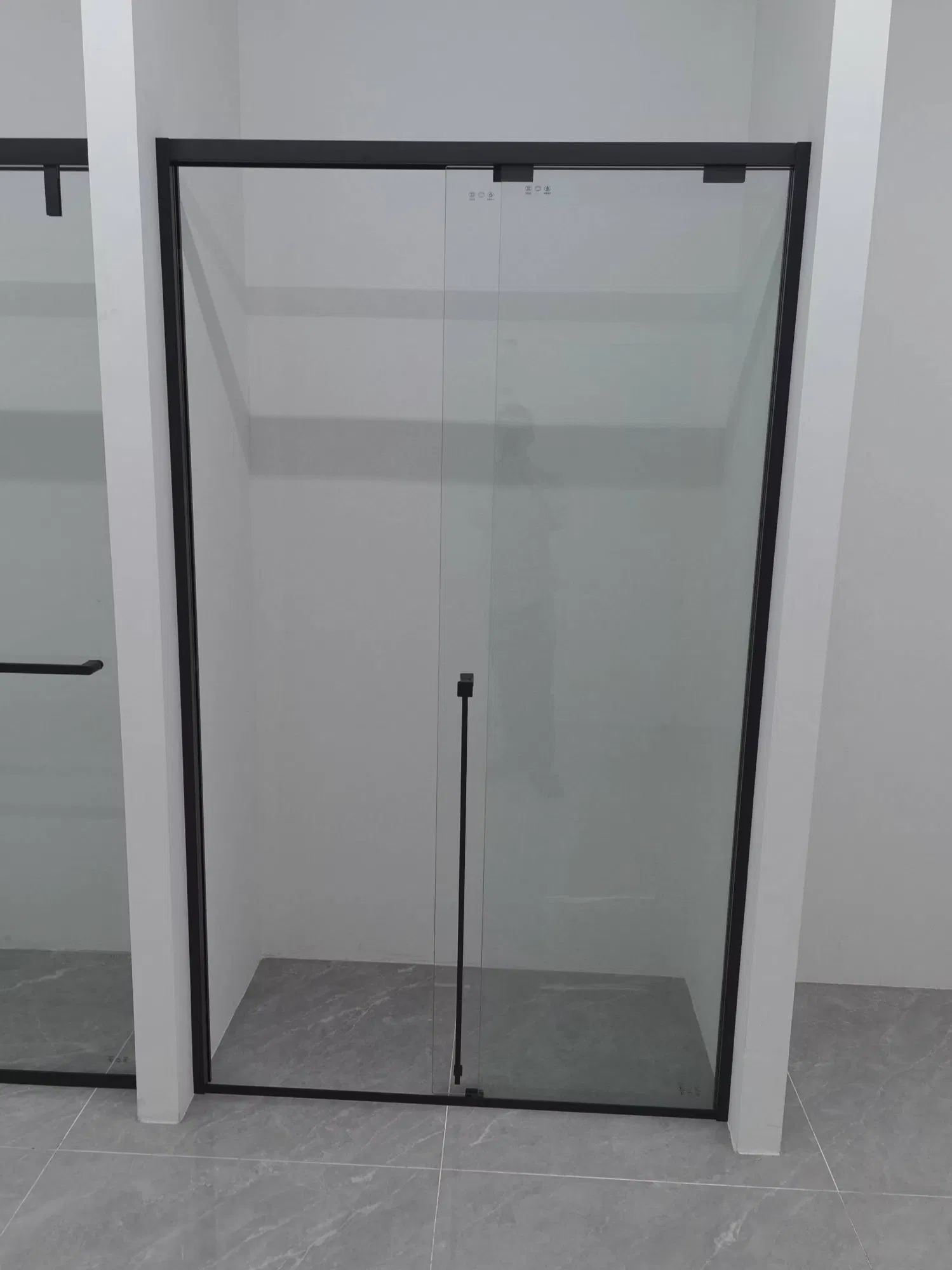 New Design Contemporary Stainless Steel Soft Close Sliding Door Shower Enclosure