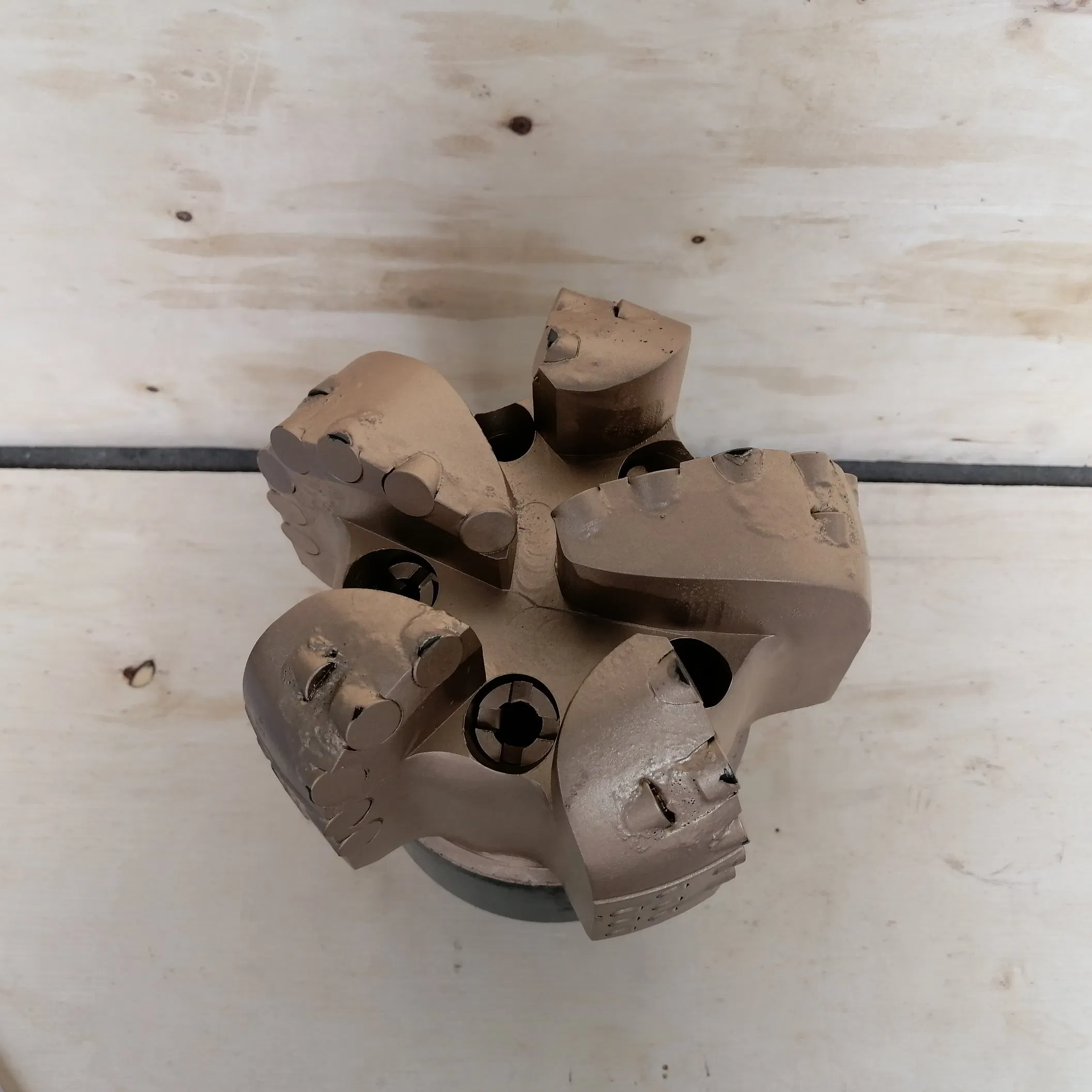 PDC-долото 5 1/2 дюйма, 5 лопастей для бурения нефтяных скважин