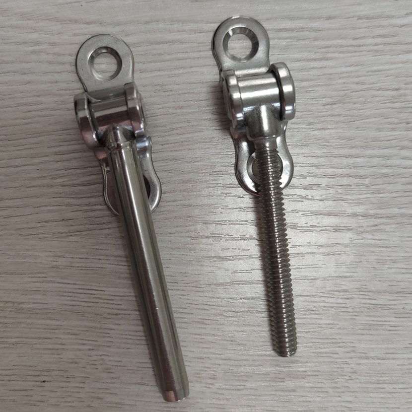 Durable Silver Swage Toggle Turnbuckle for Outdoor Decks