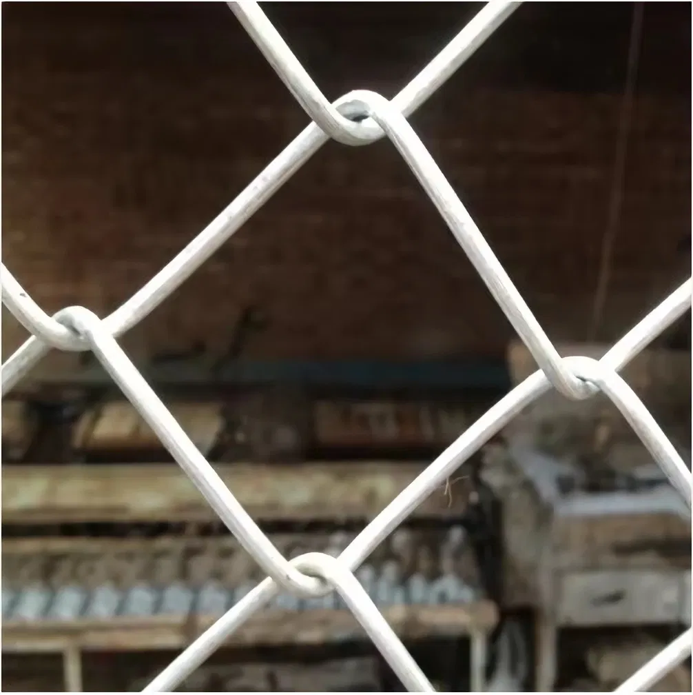 Hot Dipped Galvanized Cyclone Wire Mesh 8 FT Chain Link Fence Roll PVC Chain Link Fence for Philippines