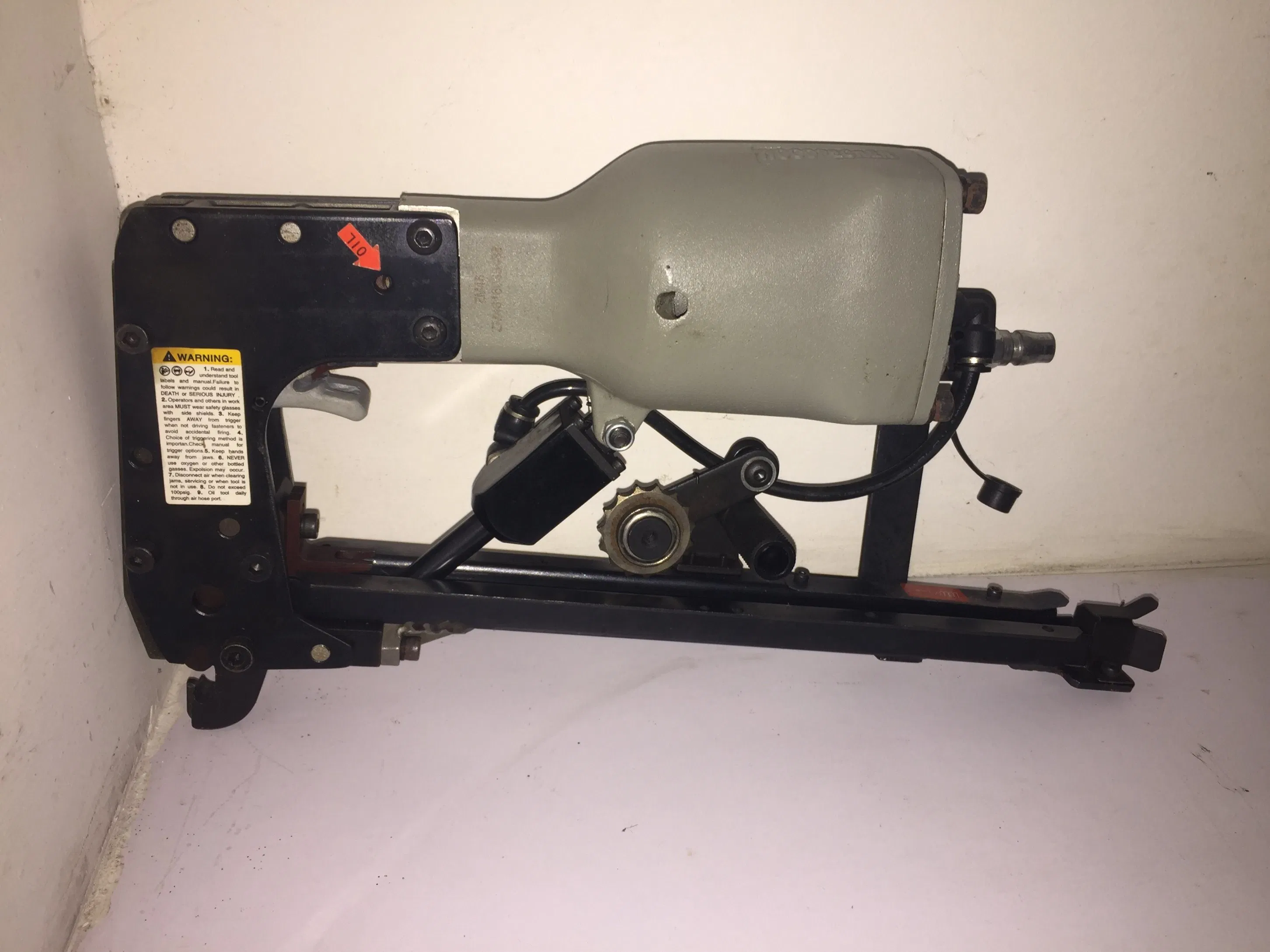 Пневматический заклепочный пистолет M66 для матрасов