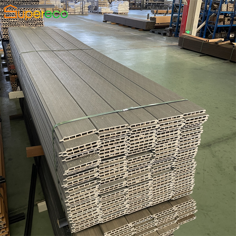 Eco-Friendly Anti-UV Horizontal Privacy Wood Plastic Composite Fence