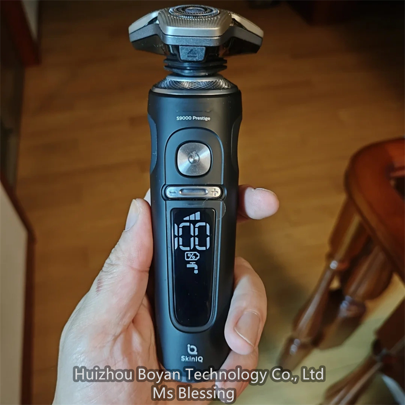 Phylips S9000 Prestige Best Shaver for 7 - Day Beard Grooming