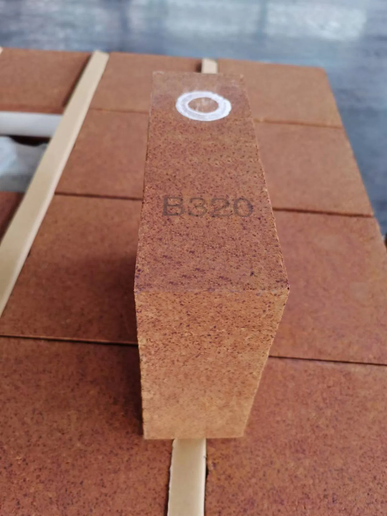 Магнезито-герцинитовый кирпич LZR для зоны обжига печи