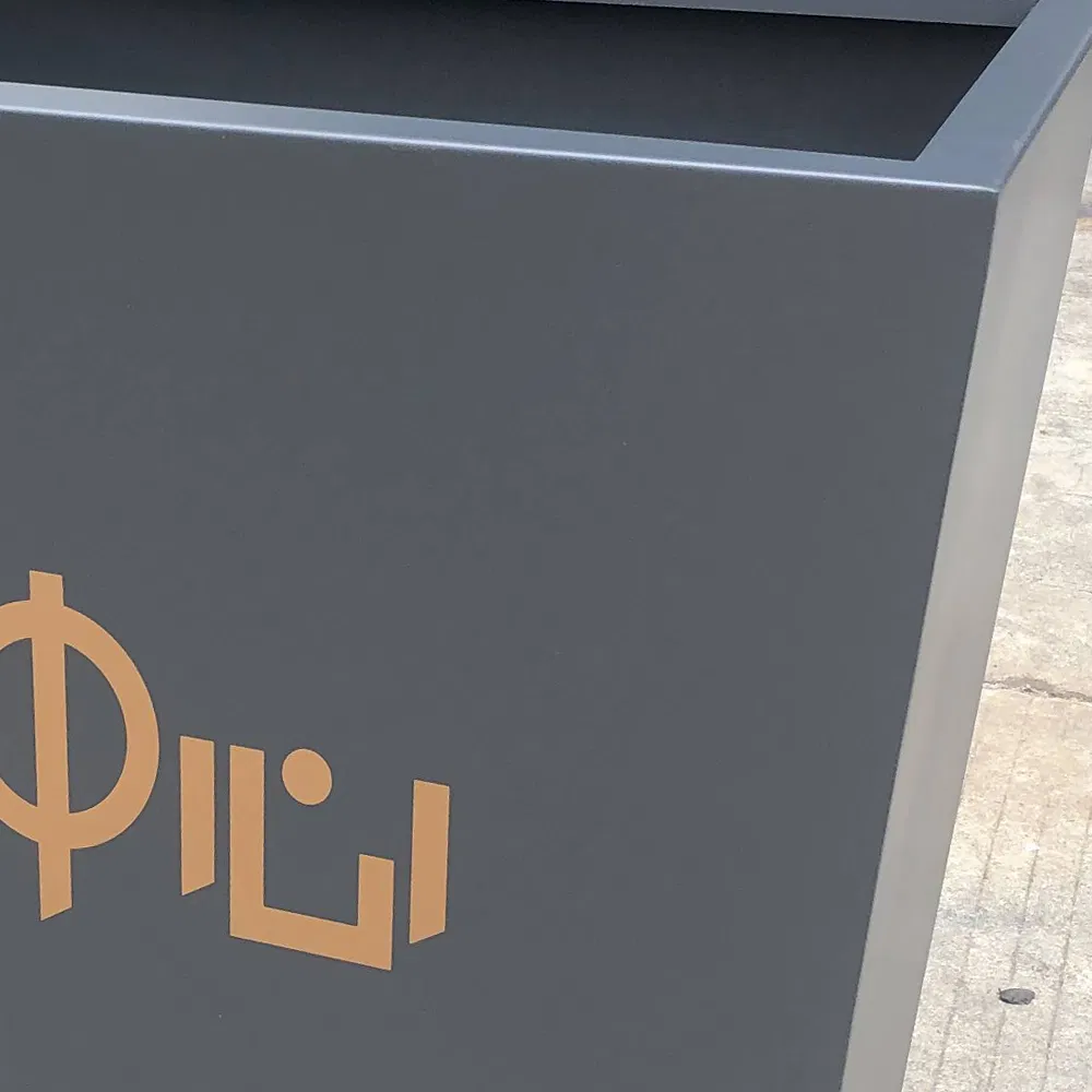 Металлический уличный вазон для растений Club Bar