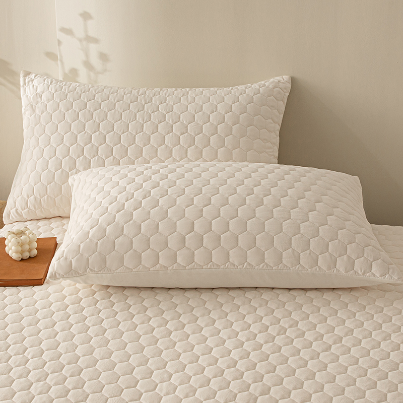 Microfiber Quilted Air-Permeable Waterproof Mattress Protector Cover with Stretchable Porkets