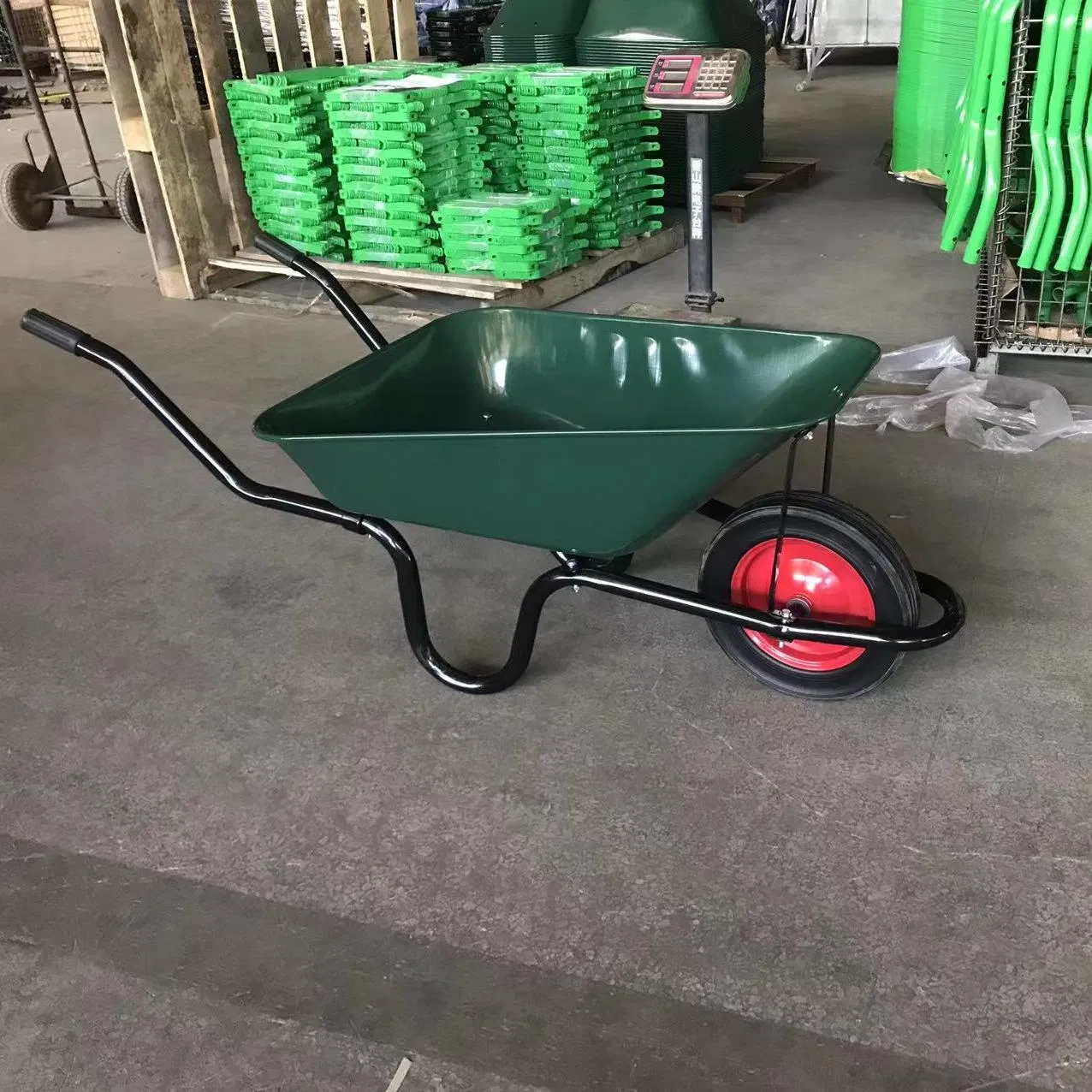 Building Construction Tools and Equipment Wb6200 Wheelbarrow