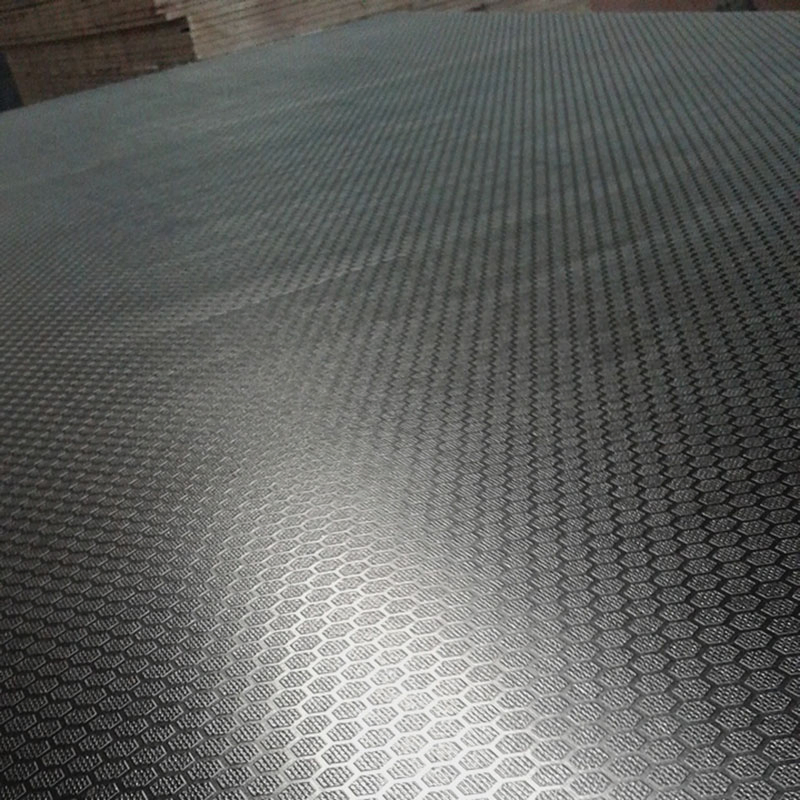 Фанера 18 мм с противоскользящей пленкой для прицепов