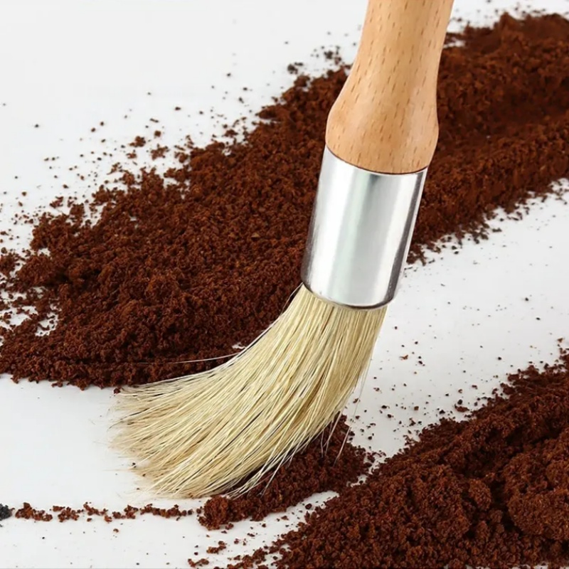 Щетка для чистки кофемолки с деревянной ручкой