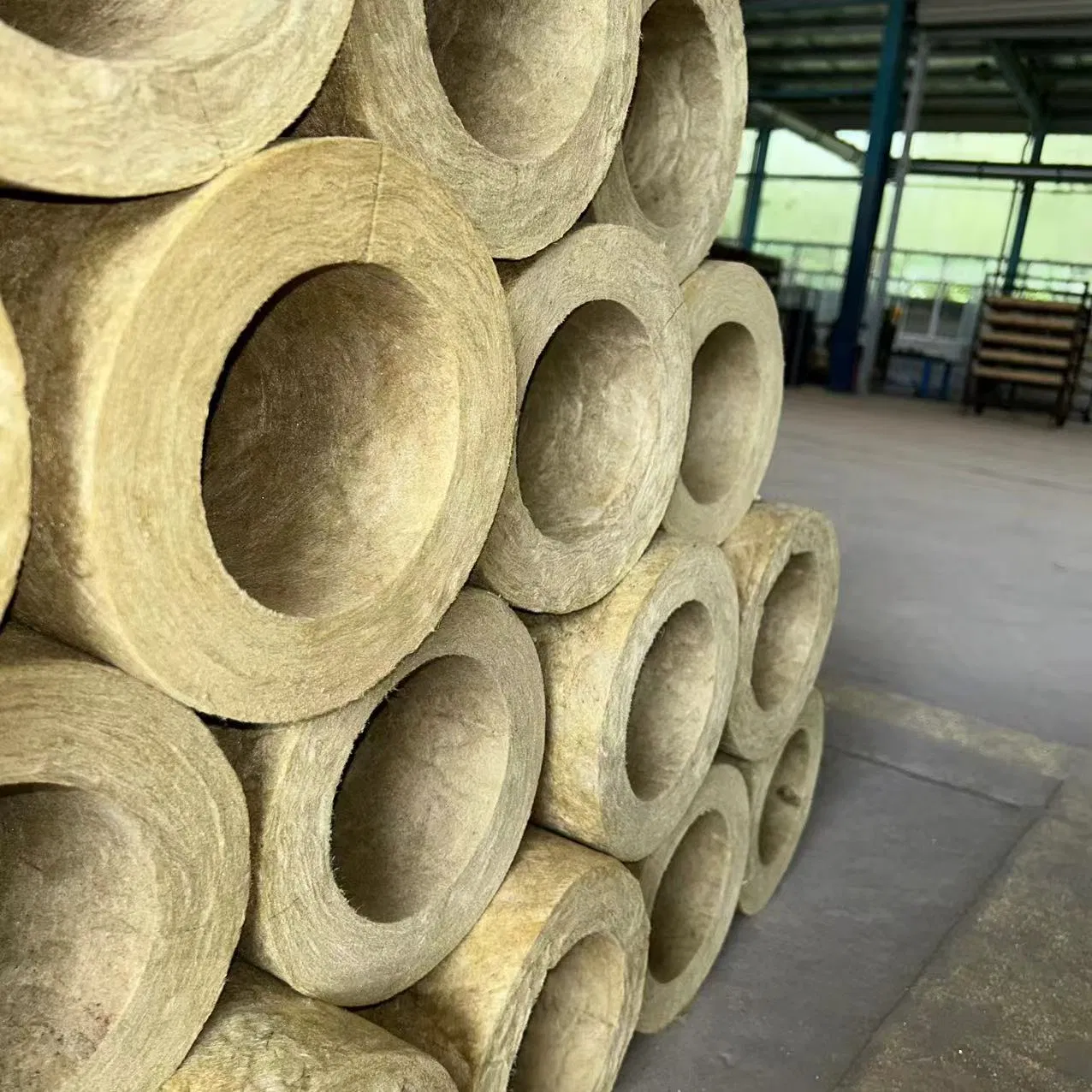 CE Thermal Soundproof Insulation Material 100 120 150kg/M3 Density Rock Wool Pipe Rockwool