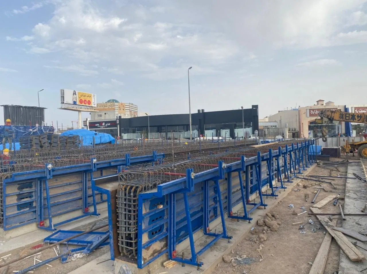 Lianggong Single-Side Bracket Formwork Used in Basement Construction