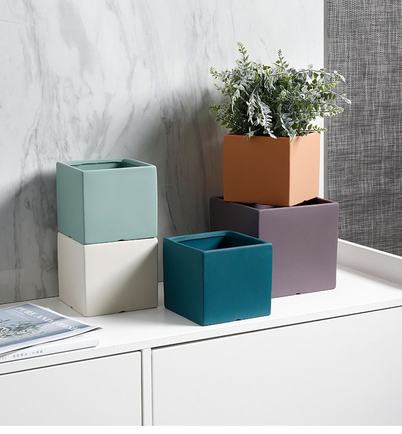 Горшок керамический цветной