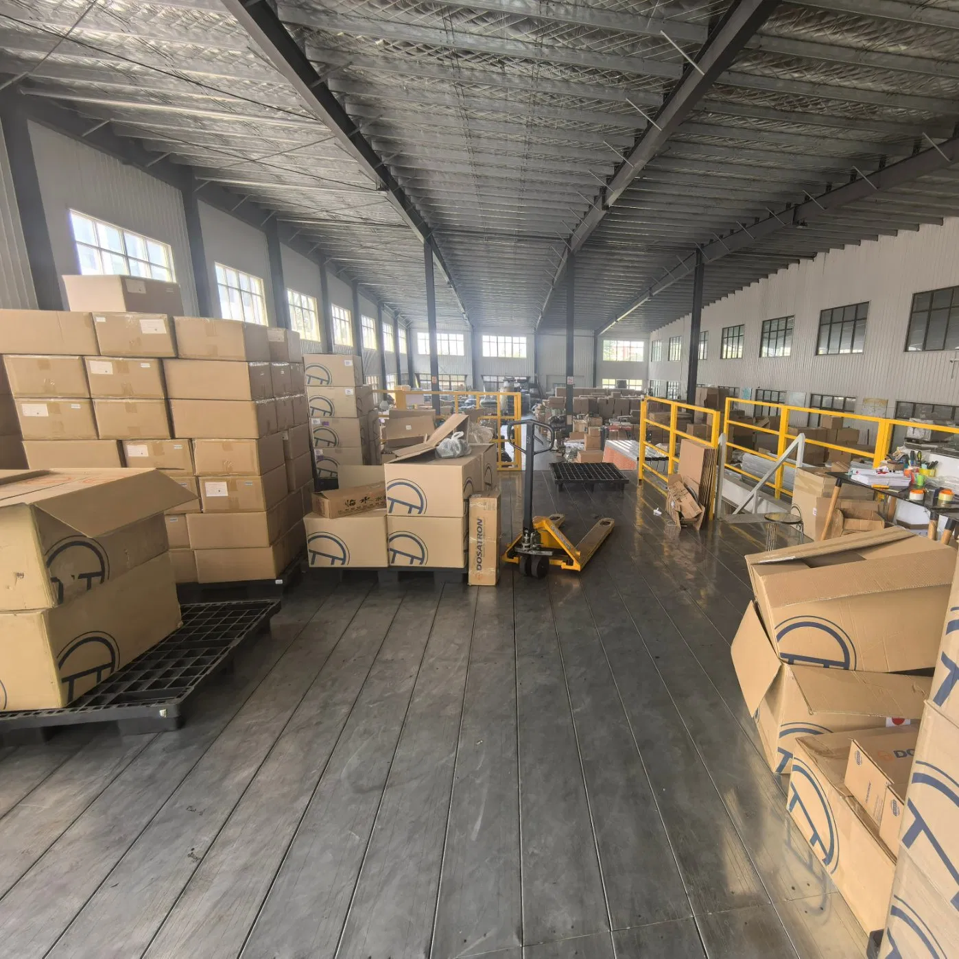 Powder-Coated Steel Platform Warehouse Storage Rack with Scratch-Resistant Finish Durable Industrial Platform