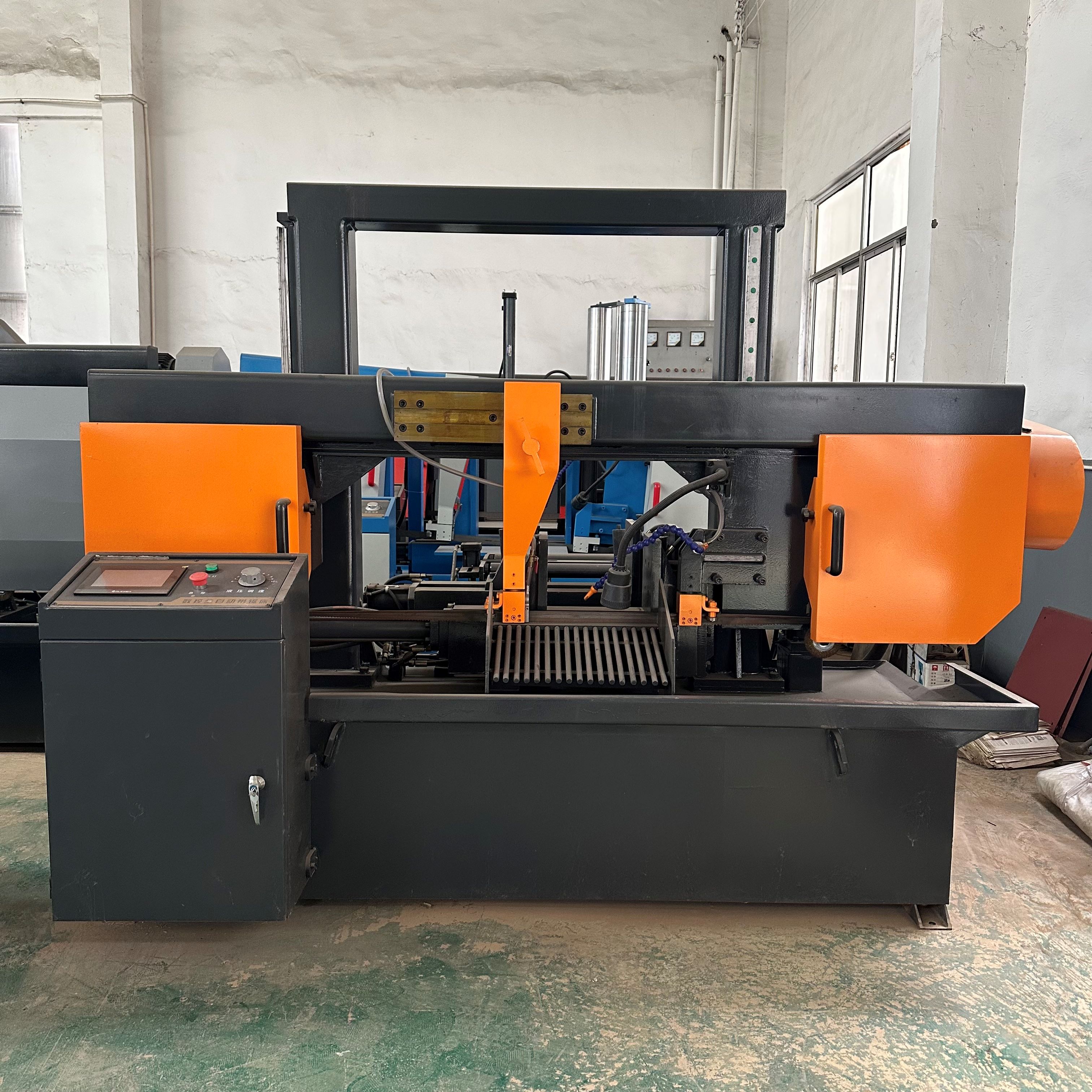 Станок ленточнопильный горизонтальный автоматический с ЧПУ по металлу