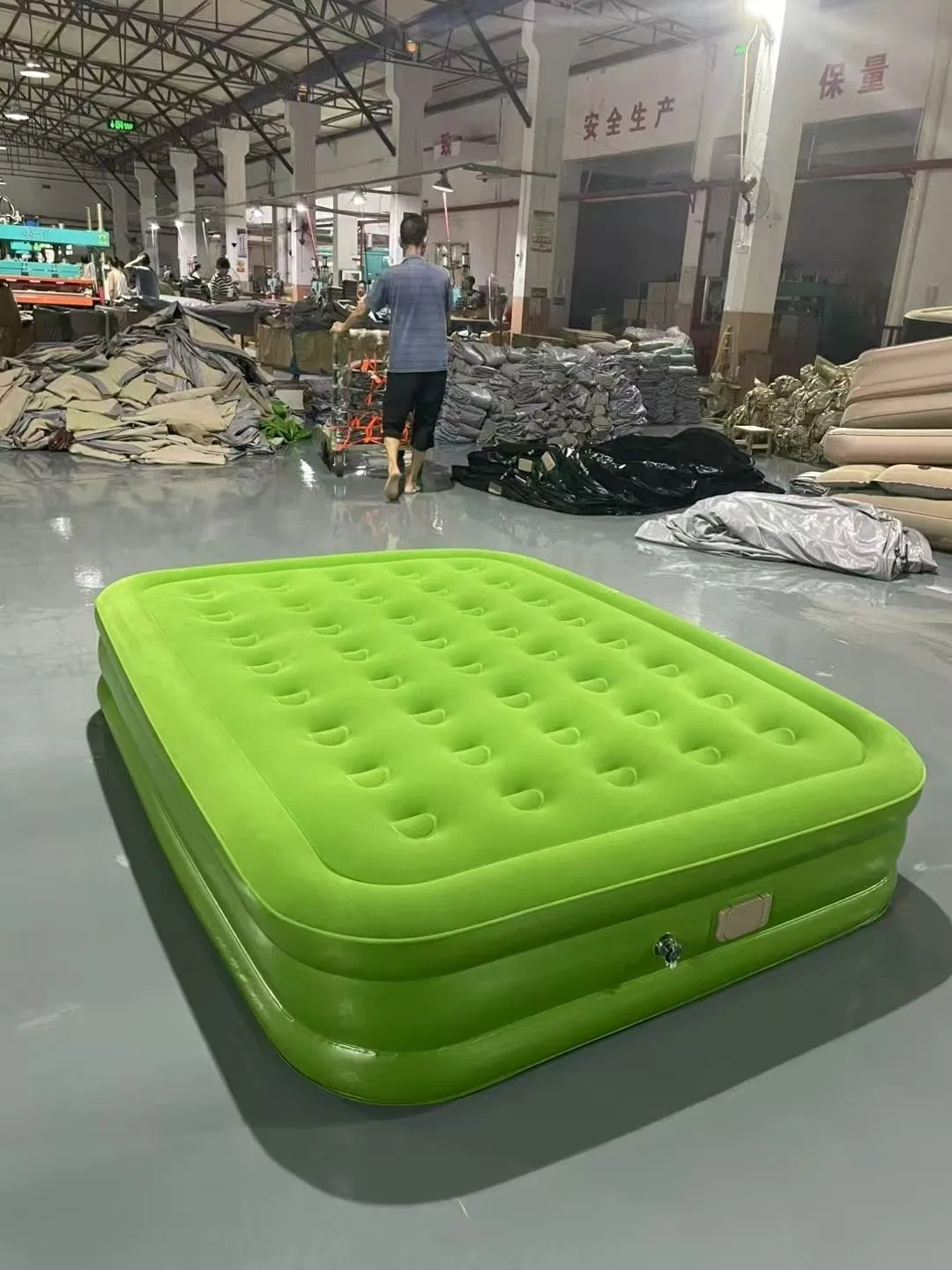 Camping Self Inflating Mattress Inflatable Air Bed with Built-in Rechargeable Pump