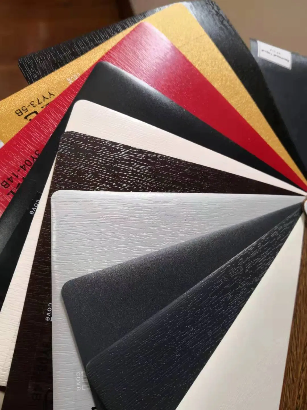 Wooden Texture Anti-UV Laminating/Warpping Plastic PVC Foil/Film for Exterior Decoration for Windows / Doors/WPC Panels/PVC Fences