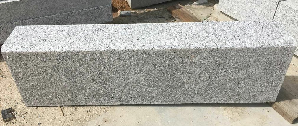 Cheap Grey /Black/White/Yellow/Granite Kerbstone/Curbstone/Kerbs for Garden / Landscape/ Paving/Road