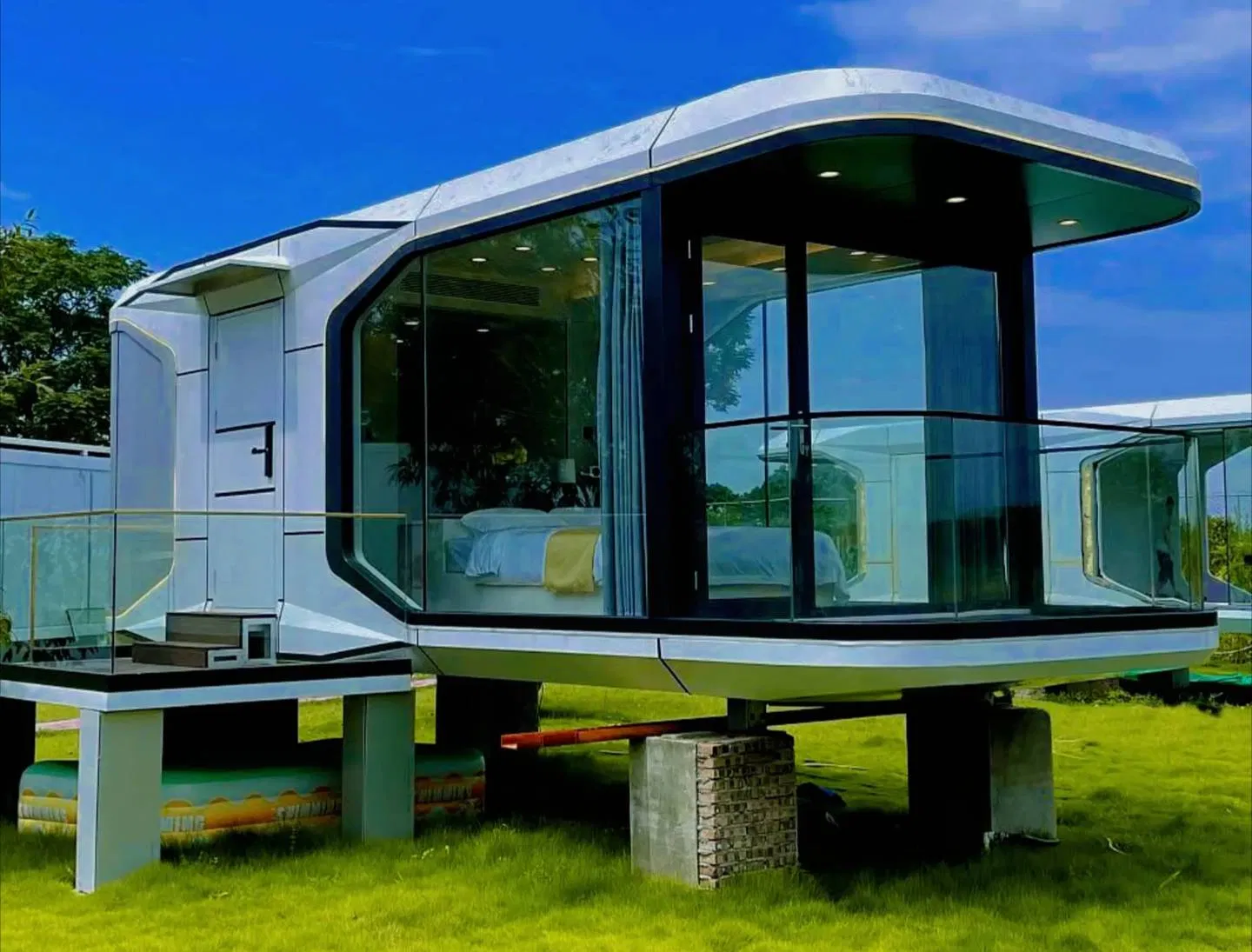 Winter Capsule House 2 Floors Space Bedroom with Kitchen Hotel Tiny Room Modular Commercial Capsule House