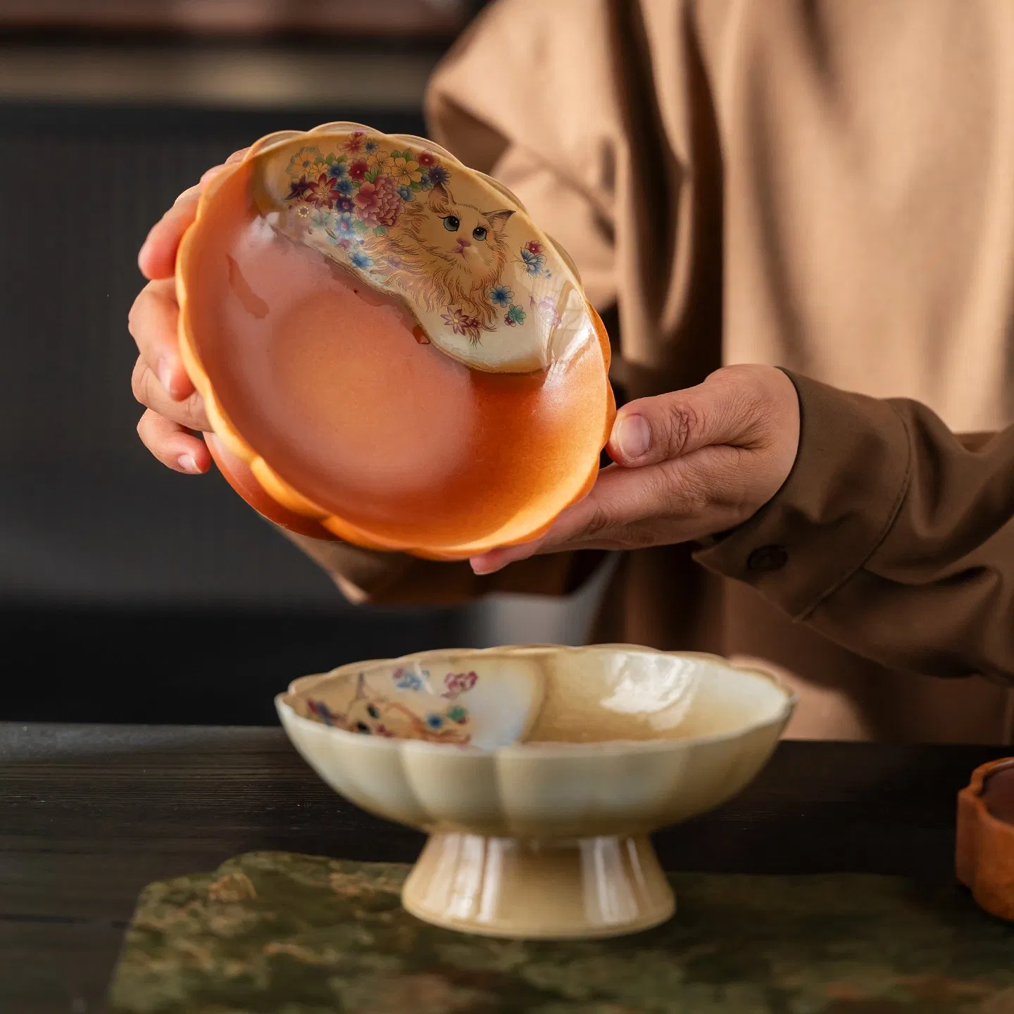 Wholesale Ceramic Fruit Plate Nut Plate Porcelain Bone China Snack Tribute Plate with Cat Plant Pattern for Home Kitchen