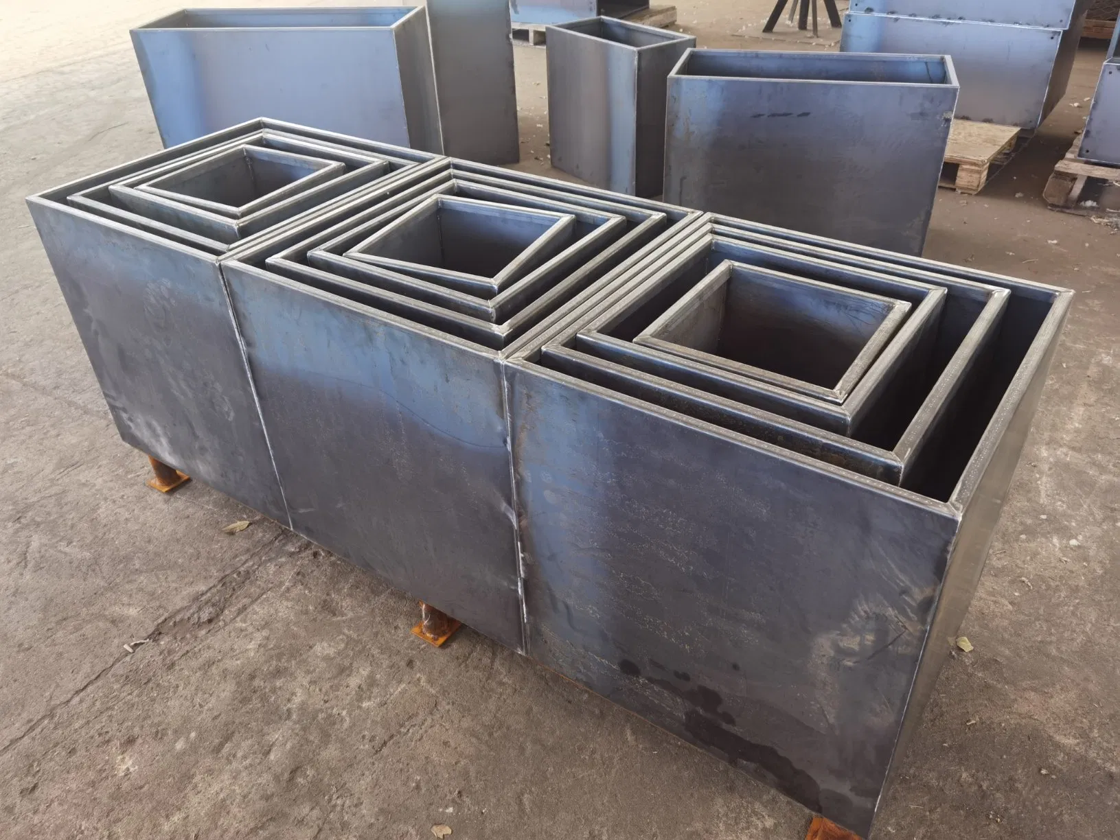 Квадратный уличный цветочный горшок из кортеновской стали