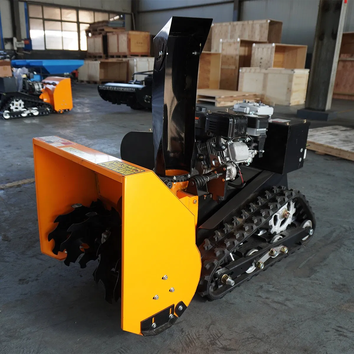 Track-Driven Snow Blower for Convenient and Rapid Snow Removal