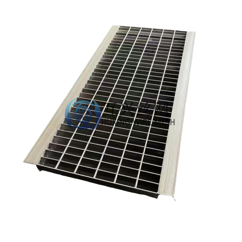 Manufacture 30X3 Plain Style Galvanised Steel Grating Trench Drain with Plates for Drainage Channel/Industrial Floor/Walkway Panel/Catwalks/Road
