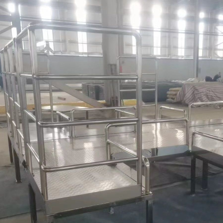 Anode Unpacking Operation Platform