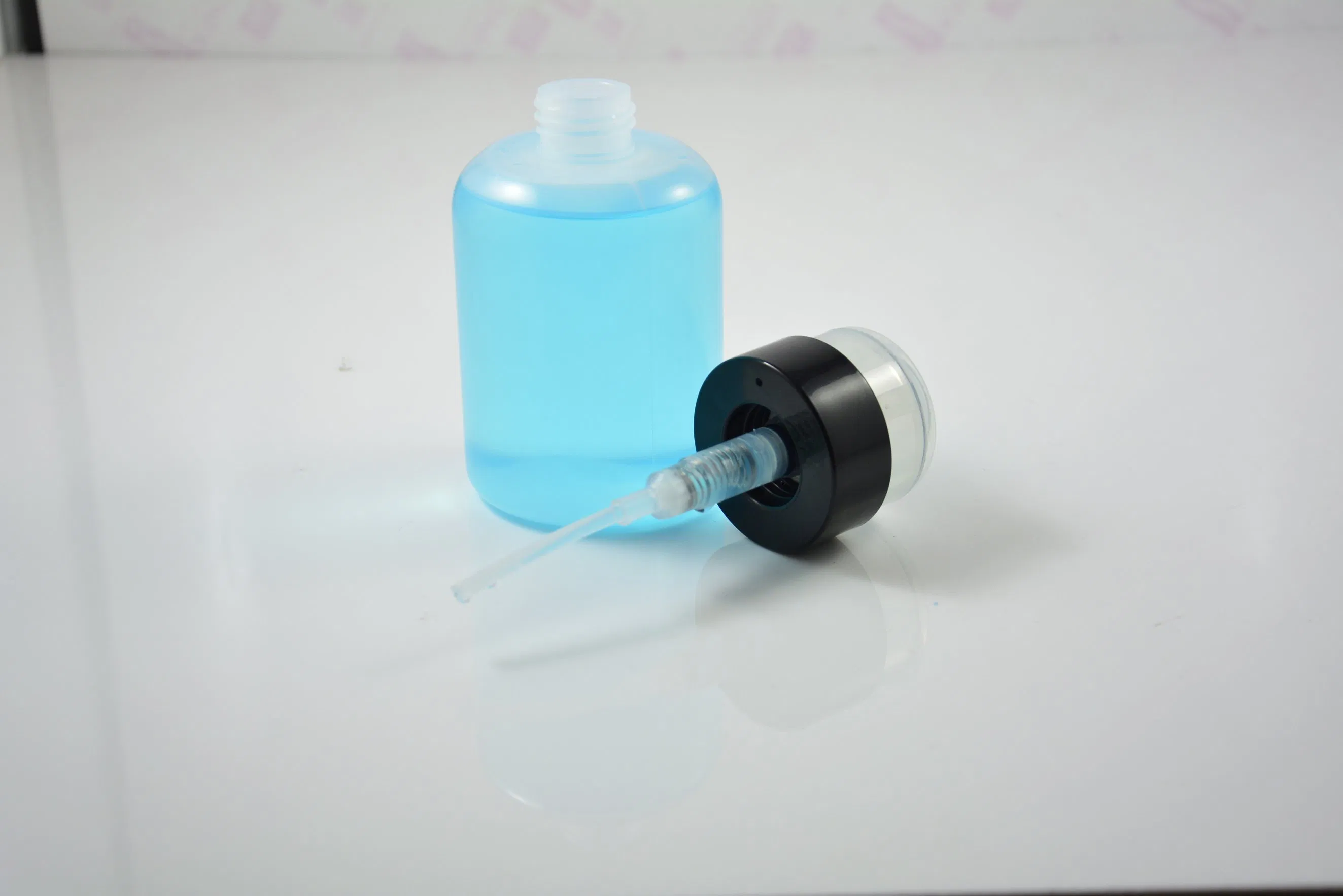Nail Polish Remover with Pump Press to Use Large Volume Nail Polish Remover 220ml