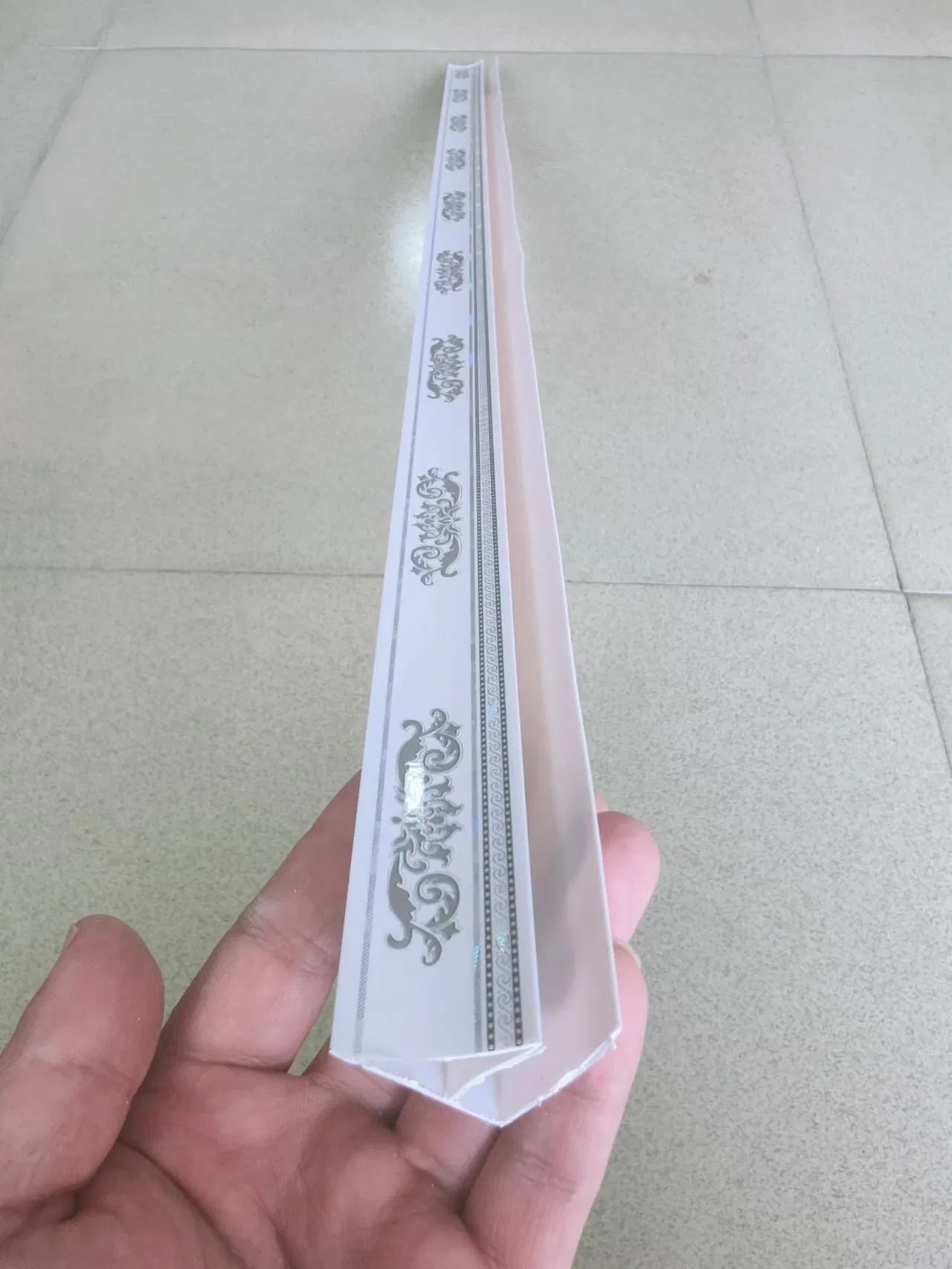 Beatiful White Color PVC Ceiling Corner and Decoration Clip