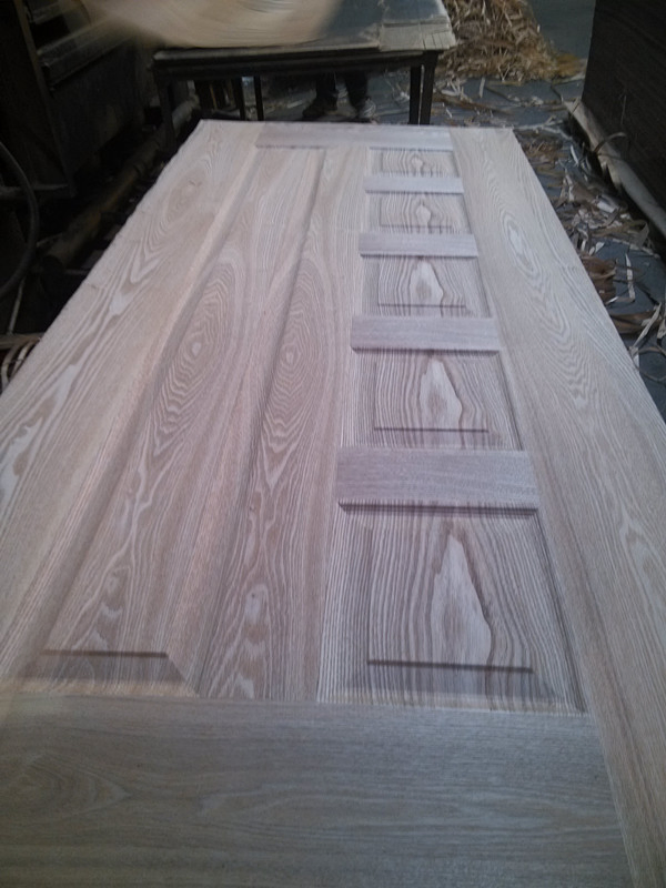 High Quality Natural Wood Veneer Faced Moulded HDF Door Skin