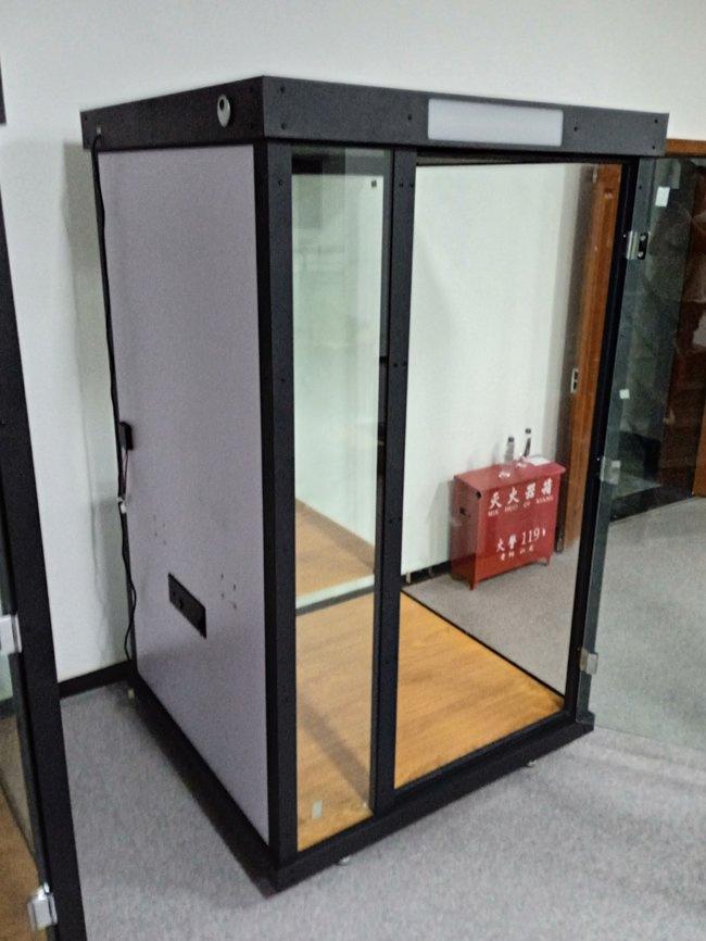 Mini Soundproof Studio for Live Webcasting Stream Pod Direct Broadcasting Room Movable Sound Insulation Office Booth