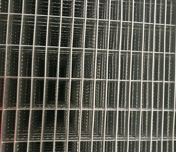 Factory High Quality Hot-DIP Galvanized Heavy Duty Walkway Steel Grating