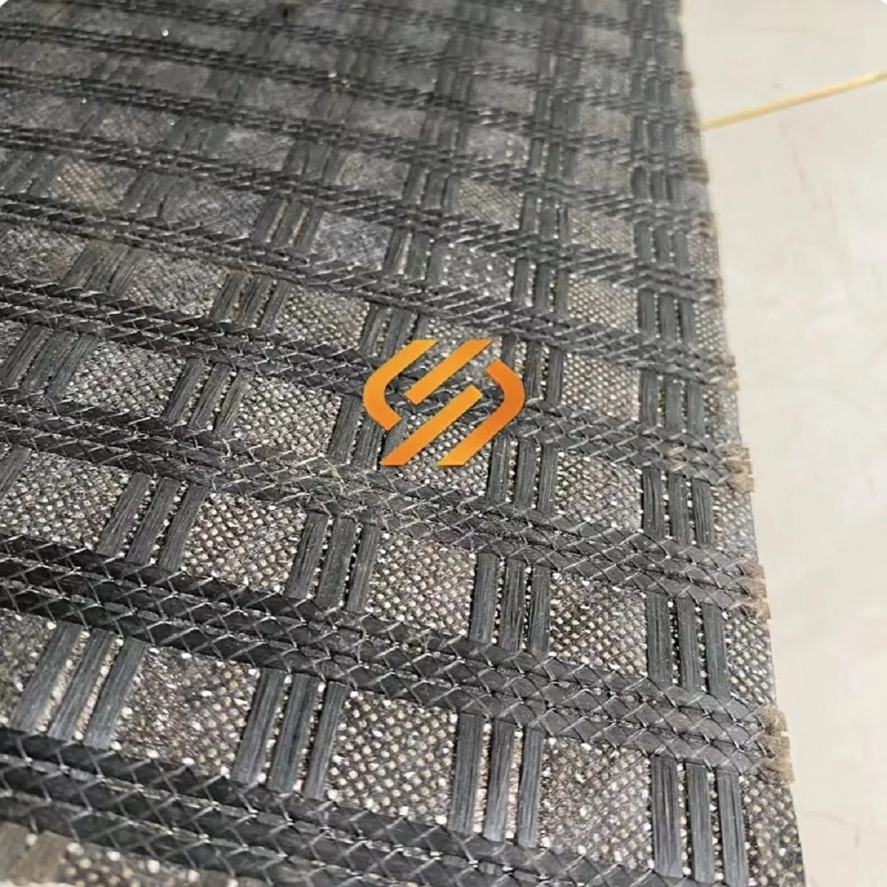 Geocomposite Composite Geogrid 30kN 50kN 80kN 100kN 120kN 150kN 200kN Warp Knitted Fiberglass Grid Pet Polyester Geogrid PP Biaxial Geogrid with Geotextiles