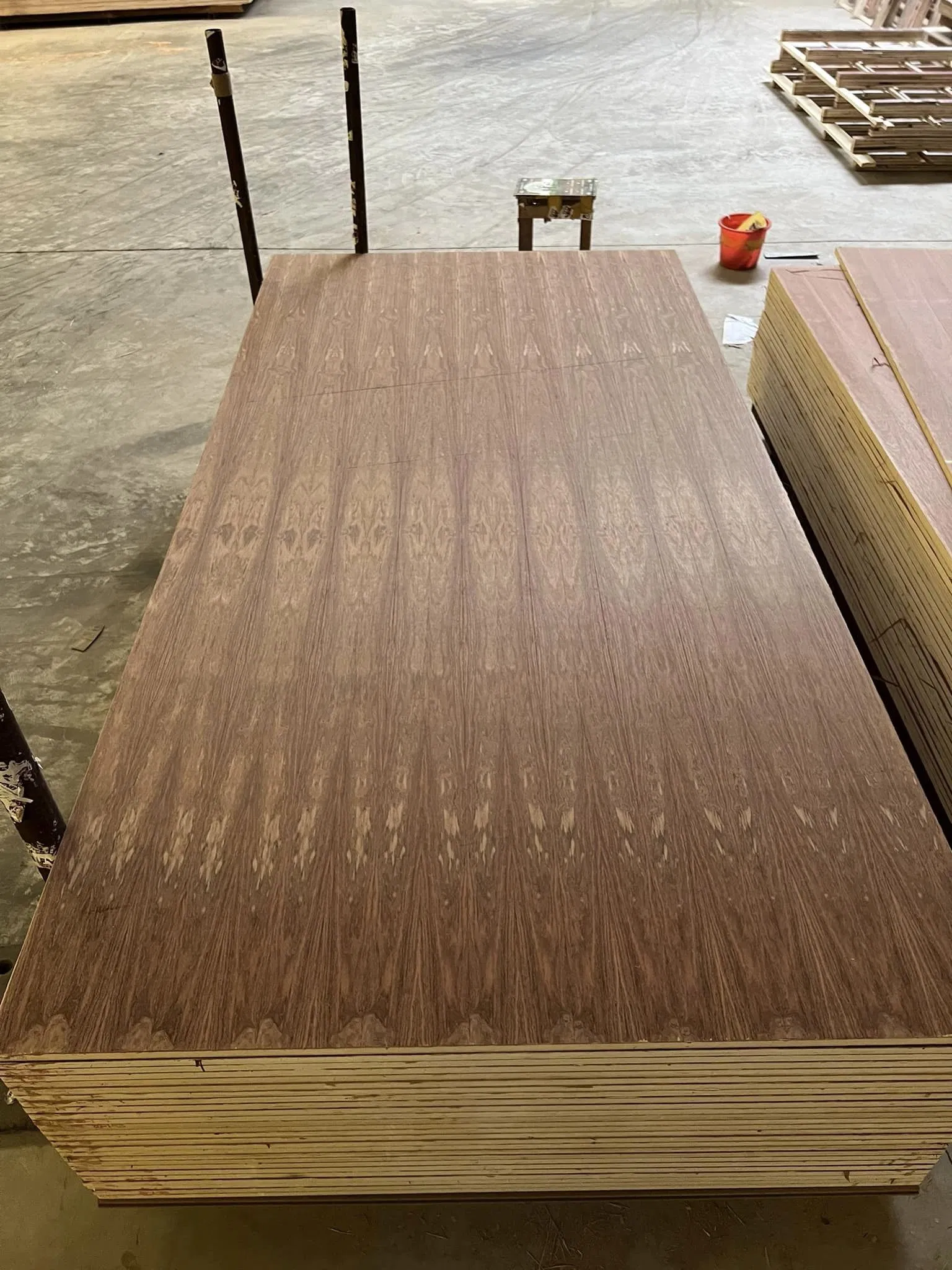 Melamine High Gloss Veneer MDF Panel with Competitive Price