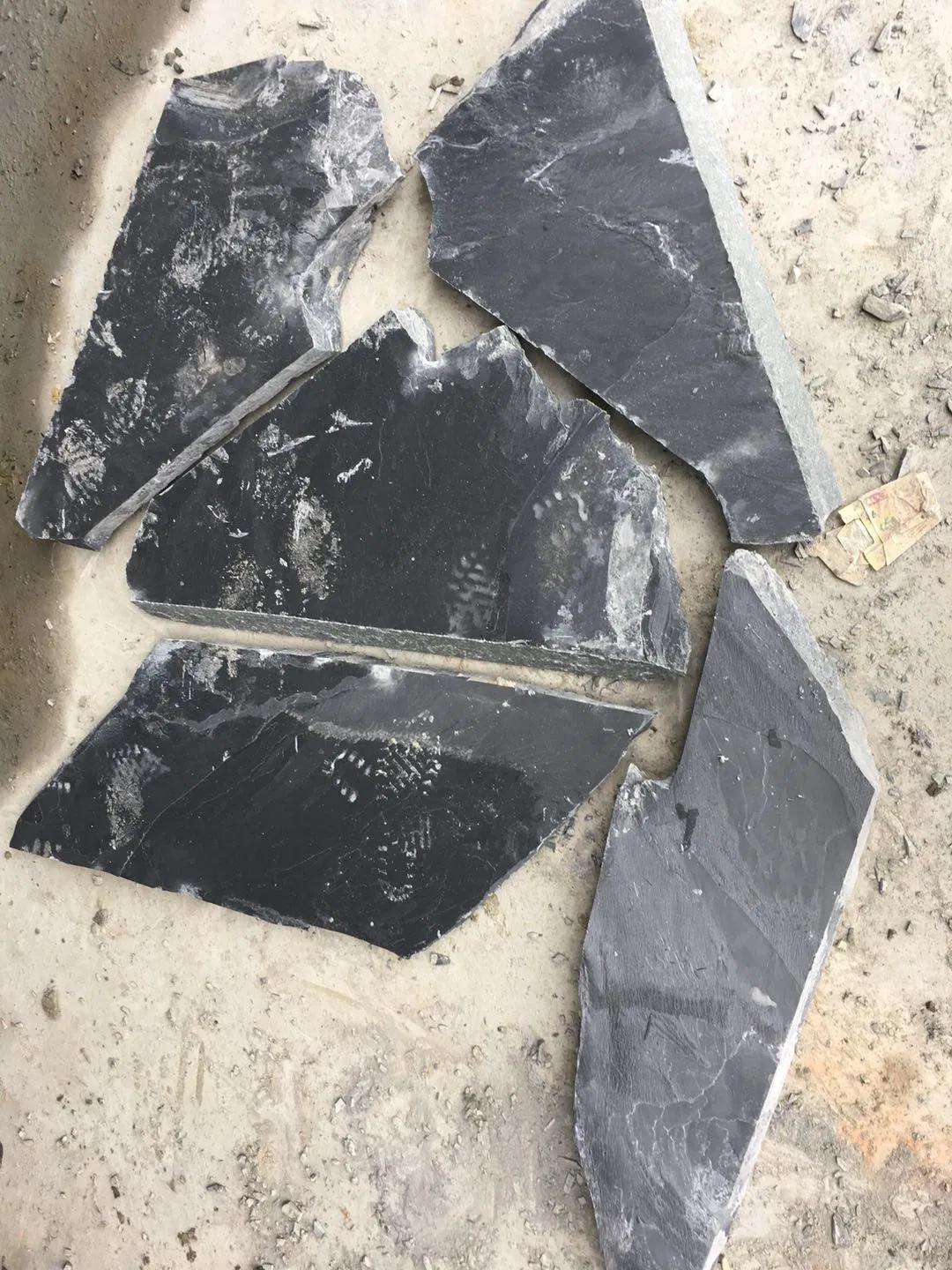 Irregular Shape Rusty Black Grey Slate Tile