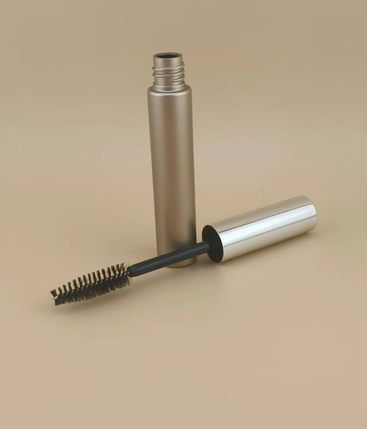 Bottled Eye Lash Brush with Golden Aluminium Screw Lid for Women