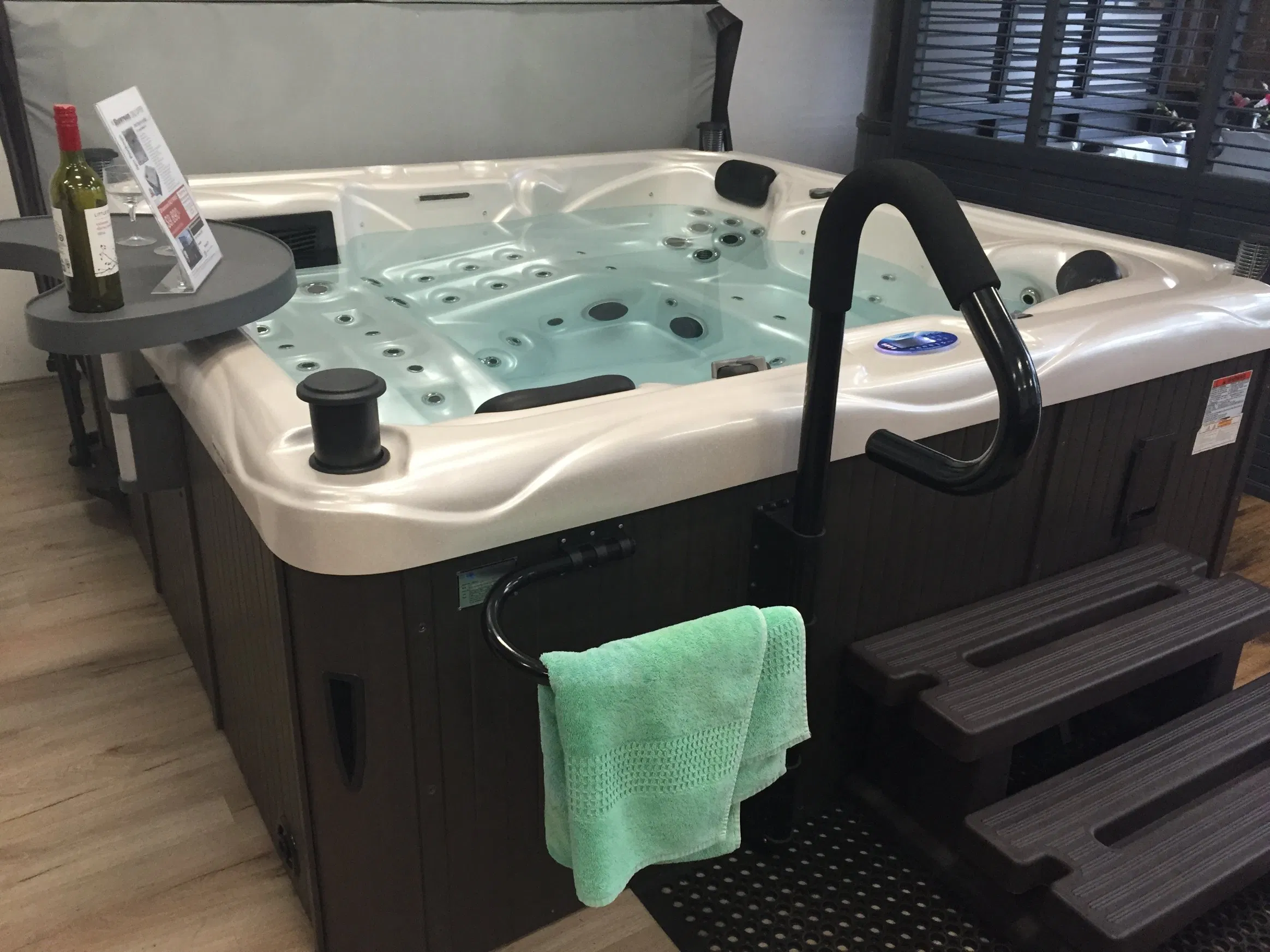 2024 Hot Sale Top-Quality Hot Tub Swimming Pool SPA Bath Tub Outdoor SPA