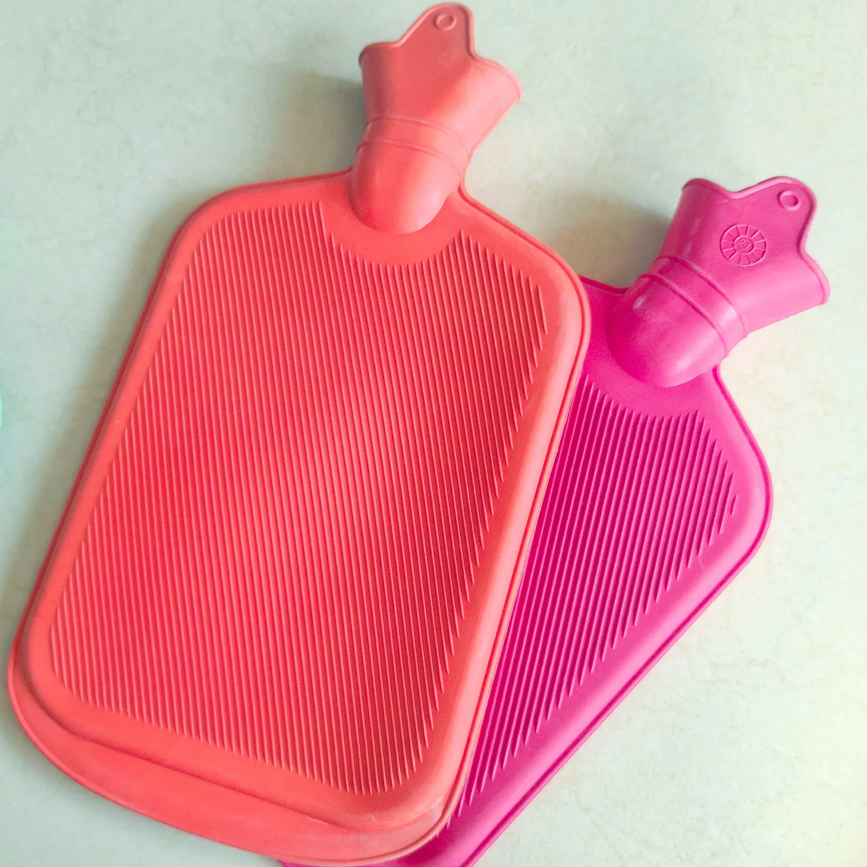 Wholesale Rubber Warm Water-Filling Hot Water Bottle 1000ml Hot-Water Bag with Soft Plush Cover