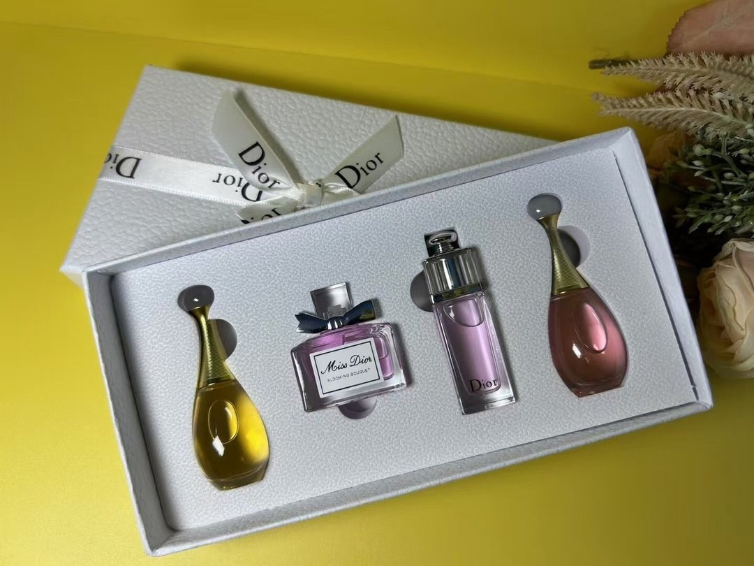 Us EU Warehouse Wholesale Us Stock 2-5 Days Arrive High Quality Aventus Long Lasting Men's Cologne with Receipt Gift Box