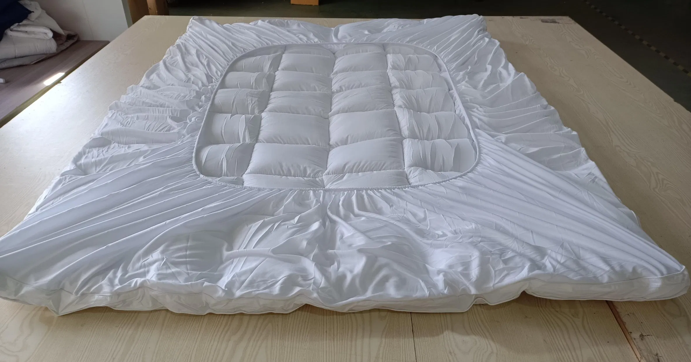 Cotton Mattress Cover Filled with 300GSM Superfine Fiber