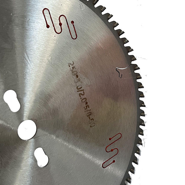 Алмазный диск 250 мм для резки дерева и мебельных панелей