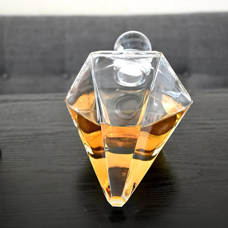 European Crystal Glass Whiskey Bottle Wholesale Unique Wine Bottle with Base Decanter Wine Conical Bottle