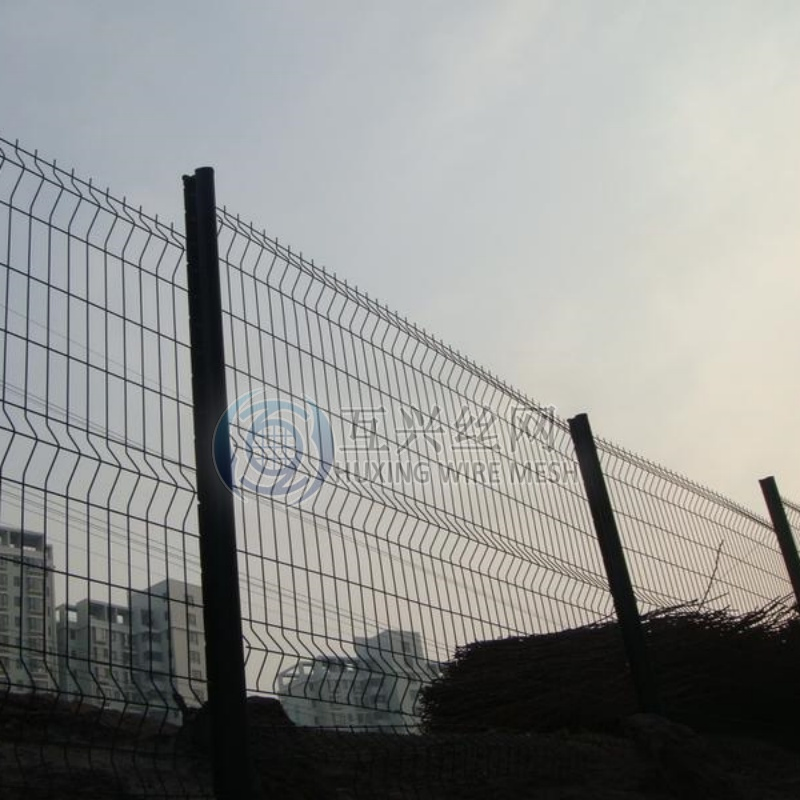 Peach Type Post PVC Spraying Curved Weld Steel Fencing Panel Safety Wire Mesh Fence for Construction Security