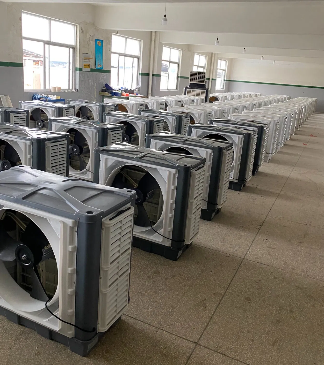 Испарительный охладитель 450W 10000 м3/ч с боковым обдувом