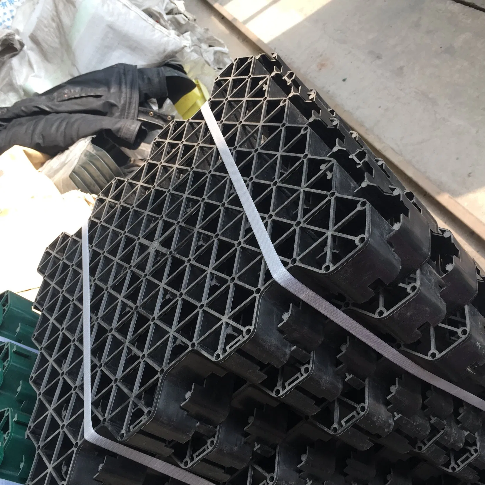 Green and Black Color Plastic Paver Grid for Packing Lot