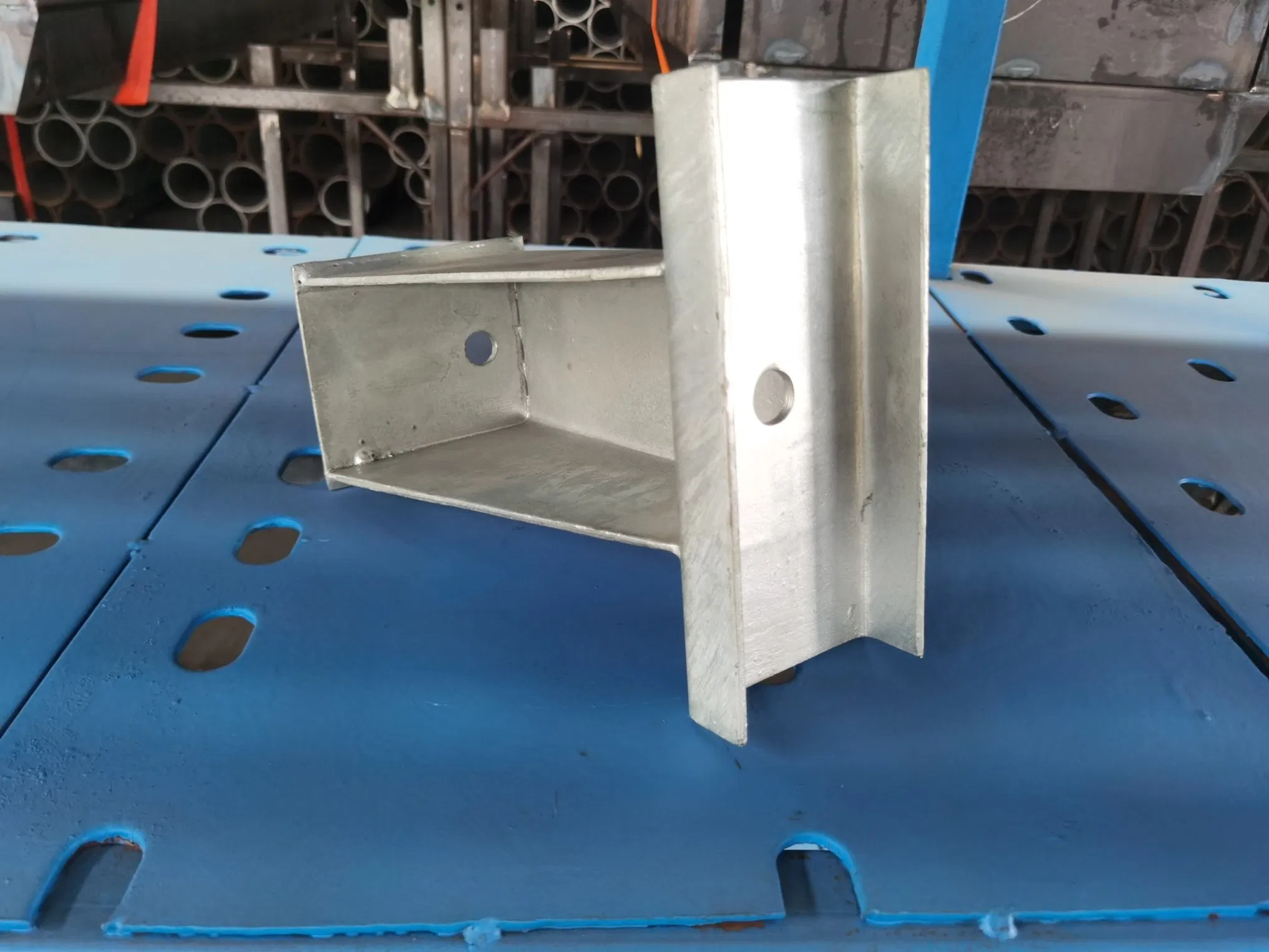 Galvanized Guardrail Post U Post H Post Sigma Post C Post Z Post Aashto M180 En1317 as Nzs 3845-1999 Q235 Q355 Manufacturer