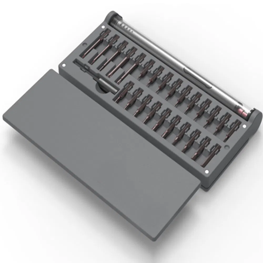 Миниатюрный аккумуляторный шуруповерт с набором бит